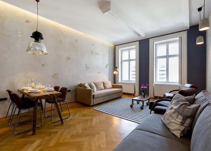 Апартаменты Designer Dream In The Absolute Center *